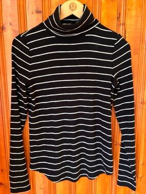 GAP Black and White Striped Turtleneck Long Sleeve Top
